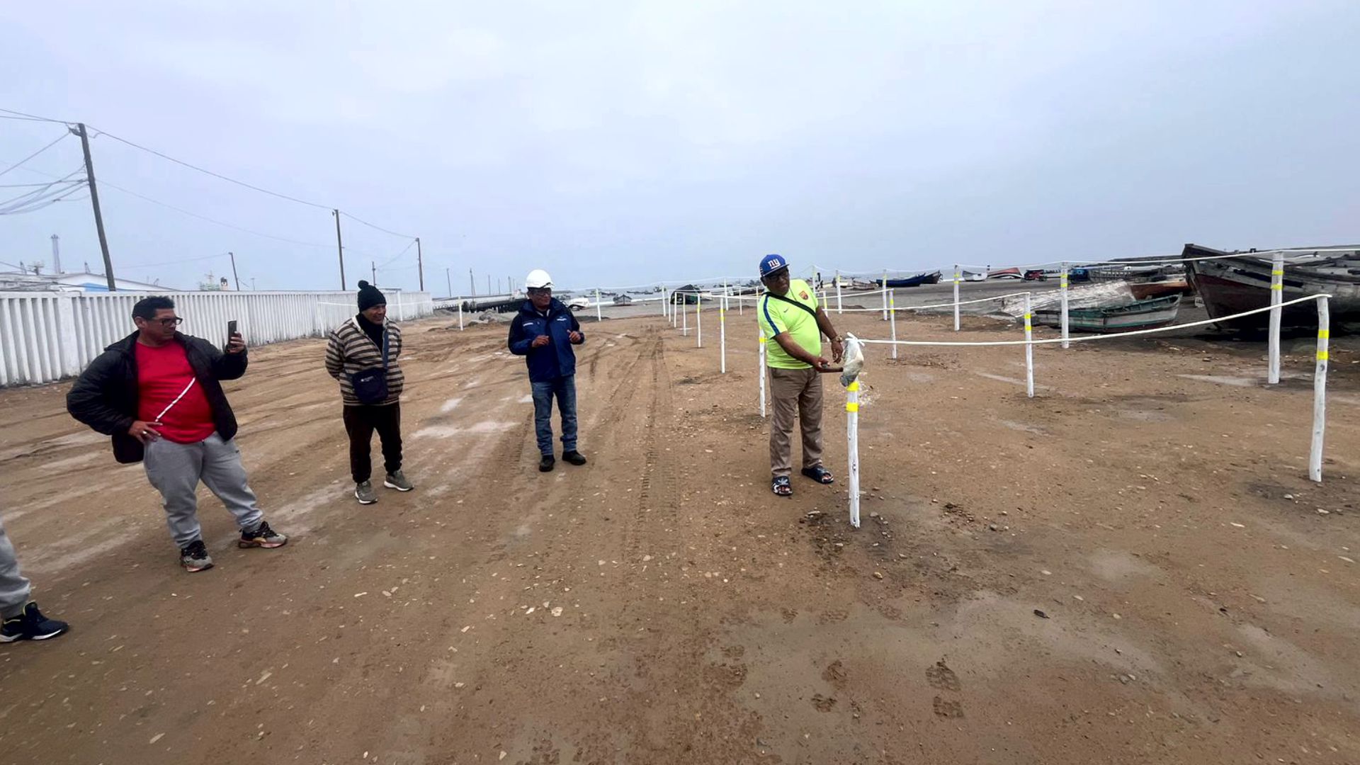 Estacionamiento de puerto de pescadores de Salavaverry